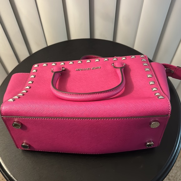 Michael Kors Pink Medium Selma Stud Satchel Handbag/Crossbody - Picture 6 of 6